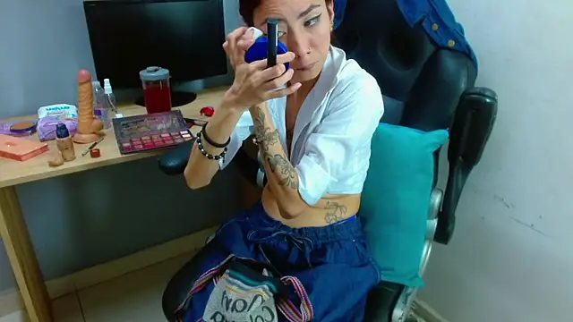 Erika Stevens online show from 3, 1, 2025