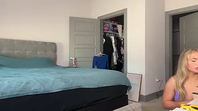 ElenaErickson online show from 25, 2, 2025