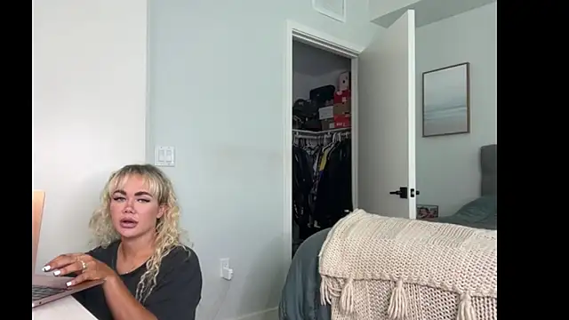 ElenaErickson online show from 18, 3, 2026