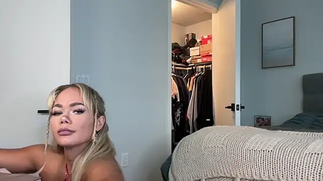 ElenaErickson online show from 15, 6, 2026