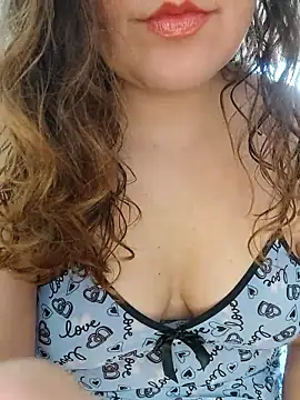 Snapshot of VitaIity chatting on 28, 11, 2025 VitaIity online show from 28, 11, 2025