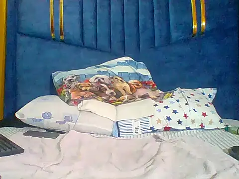 Snapshot of QueenMelisa chatting on 3, 8, 2026 QueenMelisa online show from 3, 8, 2026