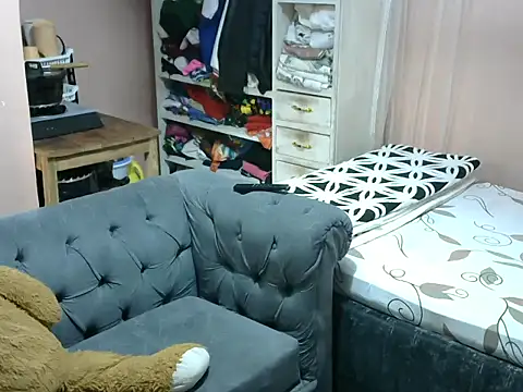 Snapshot of slender-qwene chatting on 13, 7, 2026 slender-qwene online show from 13, 7, 2026