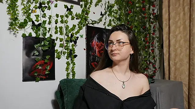 NaughtYHomemadE online show from 5, 11, 2025