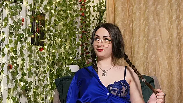NaughtYHomemadE online show from 25, 4, 2026