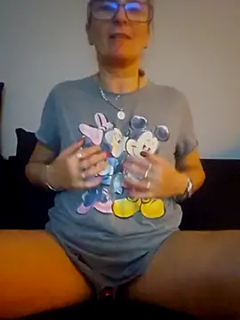 Snapshot of Steffi45 chatting on 21, 10, 2025 Steffi45 online show from 21, 10, 2025