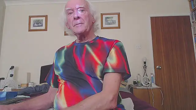 Snapshot of WaverlyKernow chatting on 22, 1, 2025 WaverlyKernow online show from 22, 1, 2025