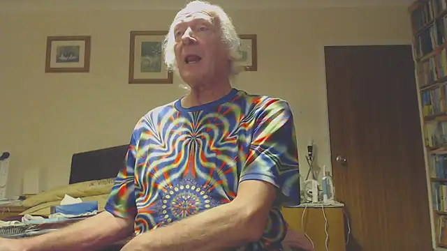 Snapshot of WaverlyKernow chatting on 1, 2, 2025 WaverlyKernow online show from 1, 2, 2025