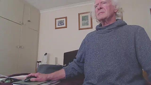 Snapshot of WaverlyKernow chatting on 13, 2, 2025 WaverlyKernow online show from 13, 2, 2025