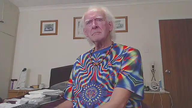 Snapshot of WaverlyKernow chatting on 25, 2, 2025 WaverlyKernow online show from 25, 2, 2025