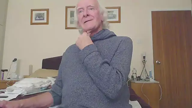 Snapshot of WaverlyKernow chatting on 26, 2, 2025 WaverlyKernow online show from 26, 2, 2025