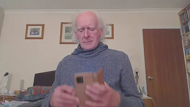 Snapshot of WaverlyKernow chatting on 4, 3, 2025 WaverlyKernow online show from 4, 3, 2025