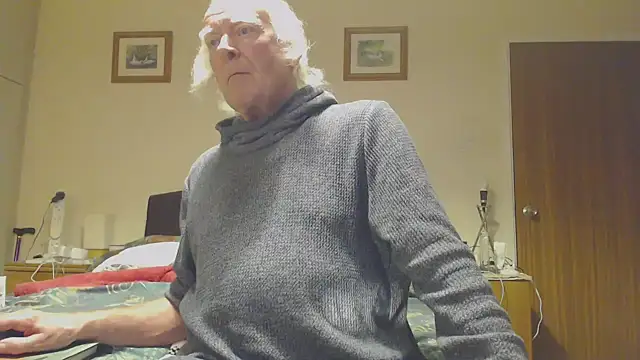 Snapshot of WaverlyKernow chatting on 8, 3, 2025 WaverlyKernow online show from 8, 3, 2025