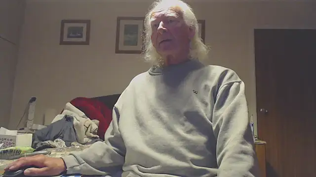 Snapshot of WaverlyKernow chatting on 13, 9, 2025 WaverlyKernow online show from 13, 9, 2025