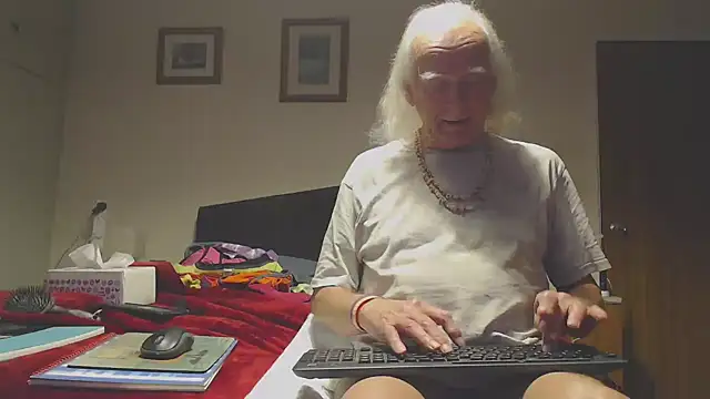 Snapshot of WaverlyKernow chatting on 21, 12, 2025 WaverlyKernow online show from 21, 12, 2025