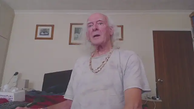 Snapshot of WaverlyKernow chatting on 22, 12, 2025 WaverlyKernow online show from 22, 12, 2025