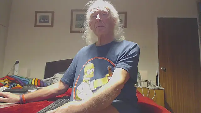 Snapshot of WaverlyKernow chatting on 12, 1, 2026 WaverlyKernow online show from 12, 1, 2026