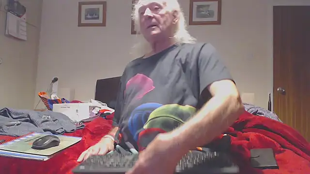 Snapshot of WaverlyKernow chatting on 16, 2, 2026 WaverlyKernow online show from 16, 2, 2026