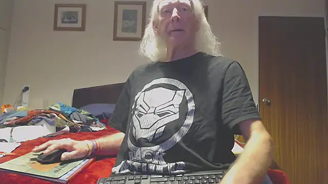 Snapshot of WaverlyKernow chatting on 18, 2, 2026 WaverlyKernow online show from 18, 2, 2026