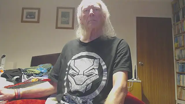 Snapshot of WaverlyKernow chatting on 20, 2, 2026 WaverlyKernow online show from 20, 2, 2026