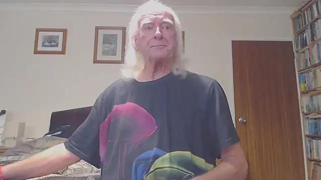 Snapshot of WaverlyKernow chatting on 28, 2, 2026 WaverlyKernow online show from 28, 2, 2026