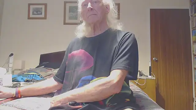 Snapshot of WaverlyKernow chatting on 2, 3, 2026 WaverlyKernow online show from 2, 3, 2026