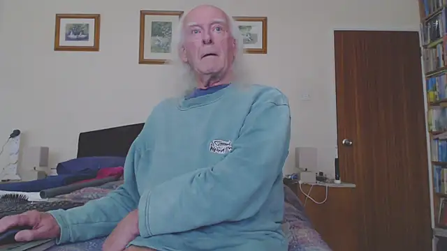 Snapshot of WaverlyKernow chatting on 25, 3, 2026 WaverlyKernow online show from 25, 3, 2026