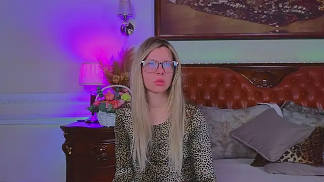 Real Tini online show from 4, 2, 2026