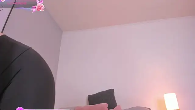 MELISSA ALVAREZ online show from 8, 1, 2025