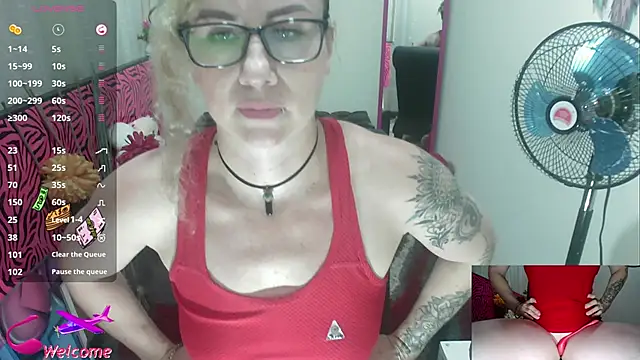 ViickySexy online show from 25, 9, 2025