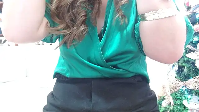 Snapshot of tata_laima__ chatting on 9, 12, 2024 tata laima   online show from 9, 12, 2024