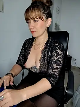 Snapshot of tata_laima__ chatting on 4, 3, 2025 tata laima   online show from 4, 3, 2025