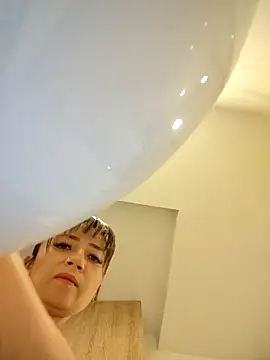 Snapshot of tata_laima__ chatting on 11, 9, 2025 tata laima   online show from 11, 9, 2025