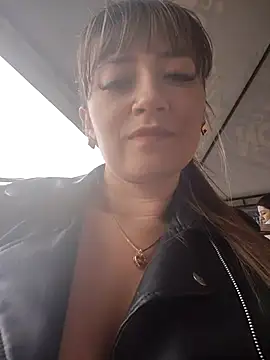 Snapshot of tata_laima__ chatting on 14, 9, 2025 tata laima   online show from 14, 9, 2025