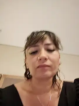 Snapshot of tata_laima__ chatting on 2, 10, 2025 tata laima   online show from 2, 10, 2025