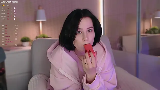 Snapshot of LissaLarsson_ chatting on 4, 1, 2025 LissaLarsson online show from 4, 1, 2025