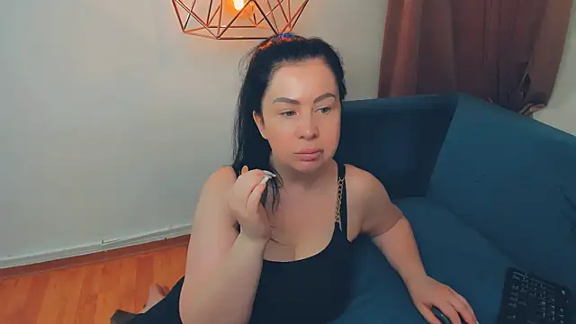 LayaFlow online show from 7, 5, 2026