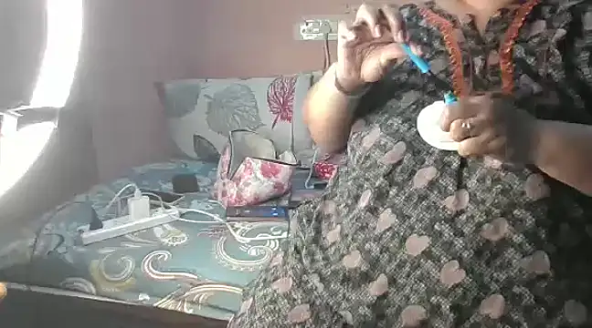 Ravina patil1 online show from 22, 1, 2025