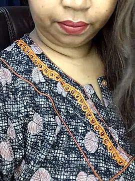 Ravina patil1 online show from 22, 9, 2025