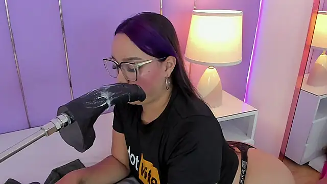 SophyRuiz  online show from 1, 12, 2025