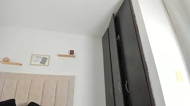 Snapshot of Avaline_Blancx chatting on 12, 12, 2024 Avaline Blancx online show from 12, 12, 2024