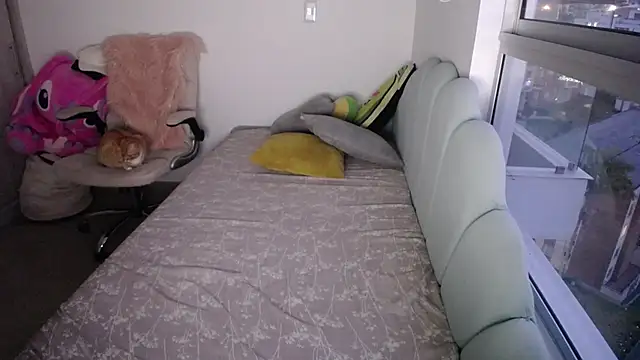  arianalzate  online show from 8, 10, 2025