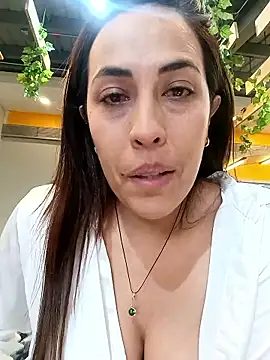 Snapshot of Lena-32 chatting on 6, 3, 2026 Lena-32 online show from 6, 3, 2026