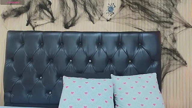 Veronica Tits online show from 9, 10, 2025