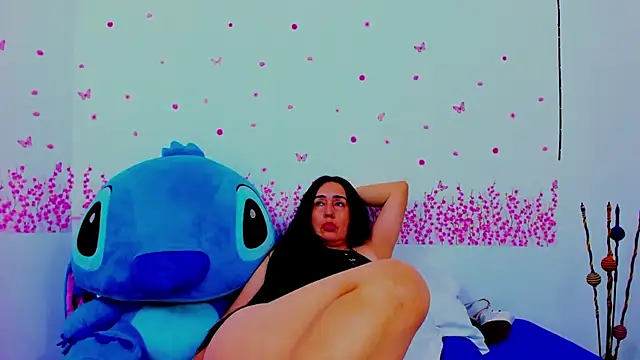 HorniestMilf online show from 19, 6, 2026