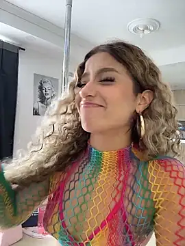 Snapshot of Melina-Smith chatting on 19, 12, 2025 Melina-Smith online show from 19, 12, 2025