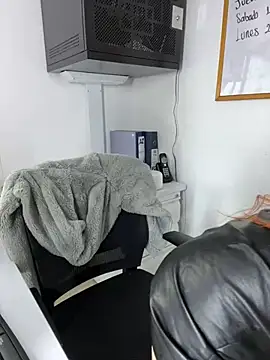 Eyleen 24 online show from 22, 2, 2025