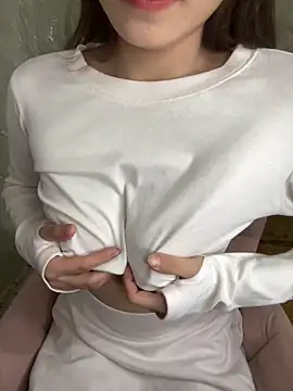 Pink Pretty online show from 23, 1, 2025