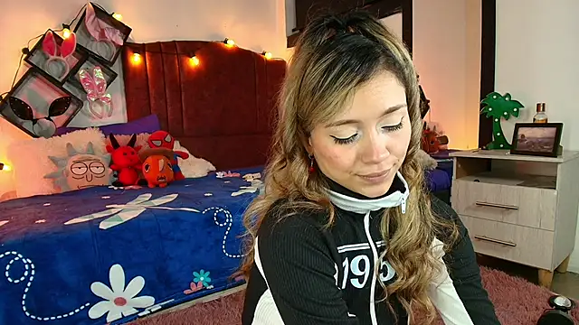 alisson zafiro  online show from 9, 3, 2025