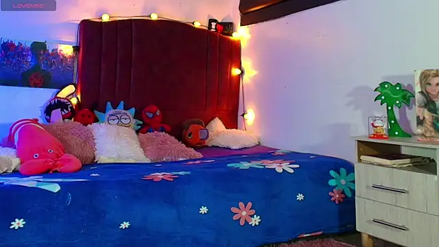 alisson zafiro  online show from 19, 9, 2025